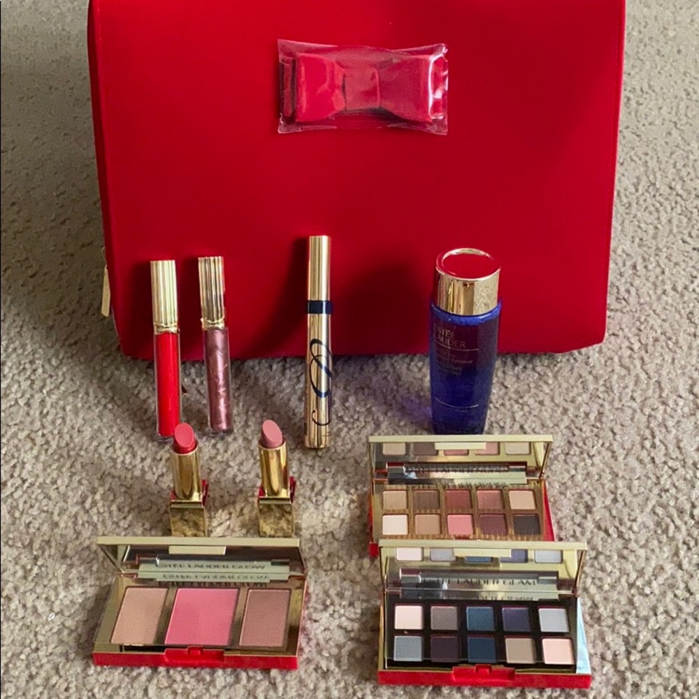 Estée Lauder Make-Up with travel bag